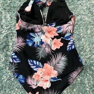 DKNY one pice swimming XL
